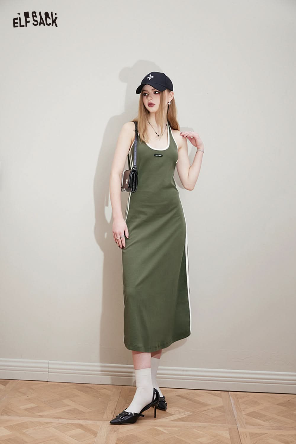ELFSACK Sports style black suspender dress's spring slimming hanging neck long skirt