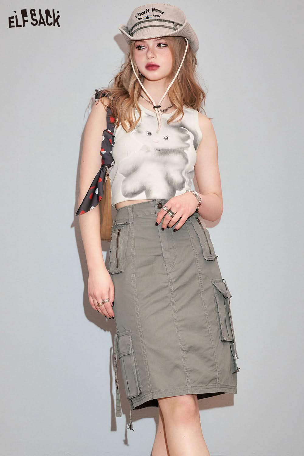 ELFSACK White printed small camisole vest in spring, sleeveless inner layer, slim fit and hot and spicy