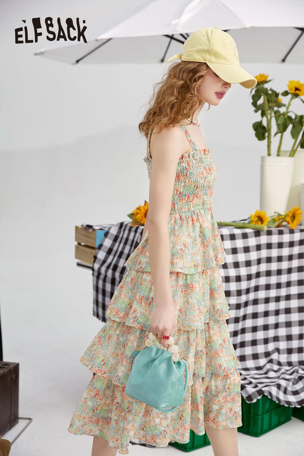 ELFSACK Fragmented floral camisole dress in spring/summer, collection waist, slim and petite holiday dress