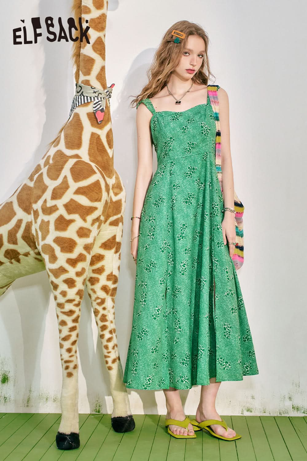 ELFSACK Green floral camisole dress with waist up temperament and vacation style skirt