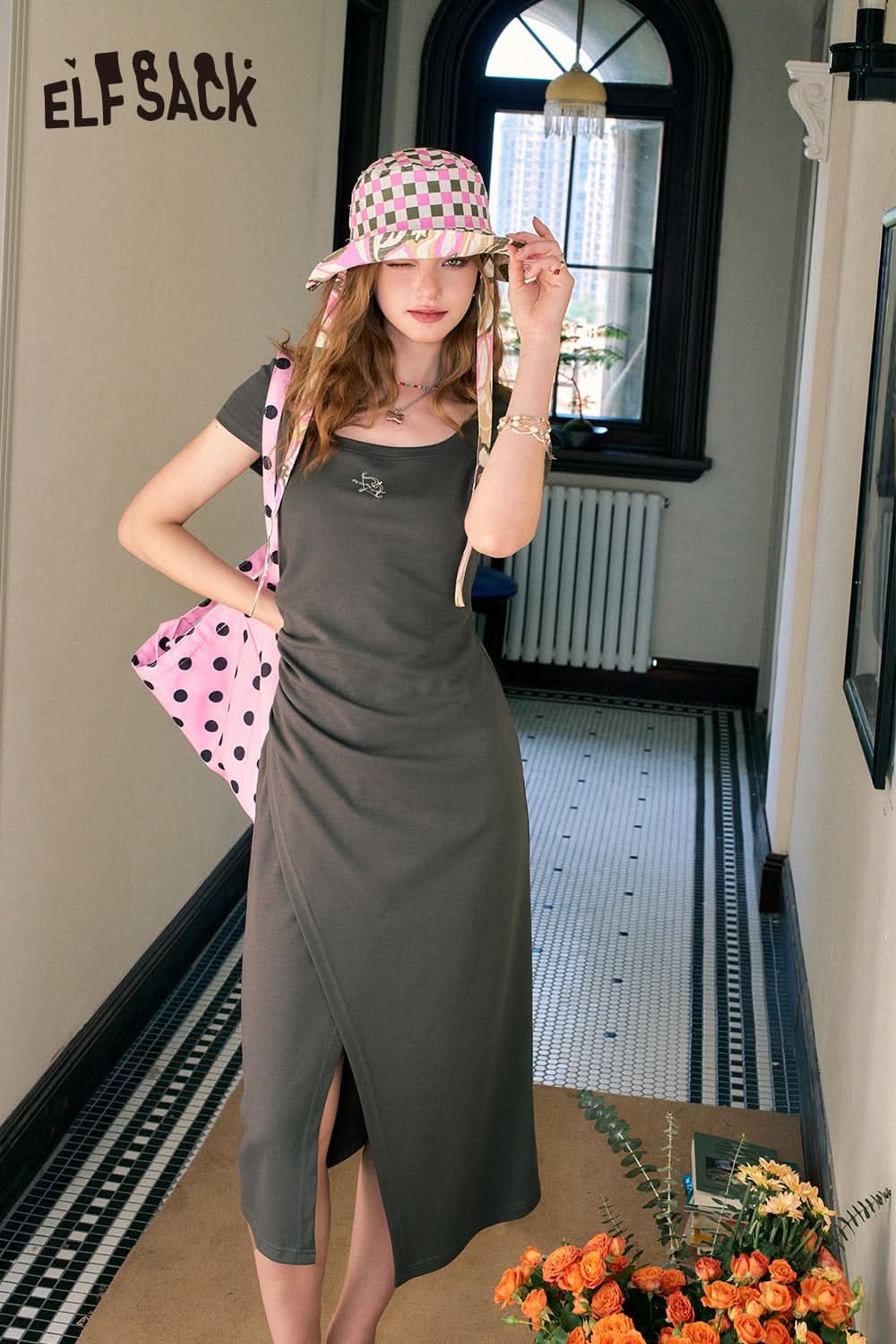 ELFSACK Square neck slim fit split t-shirt pleated slim collarbone revealing dress