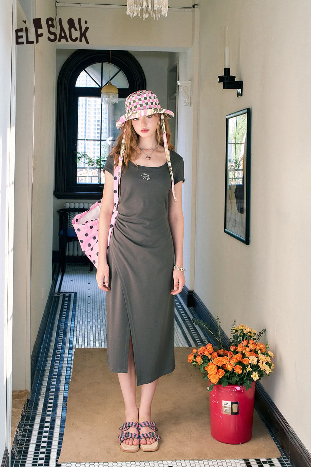 ELFSACK Square neck slim fit split t-shirt pleated slim collarbone revealing dress