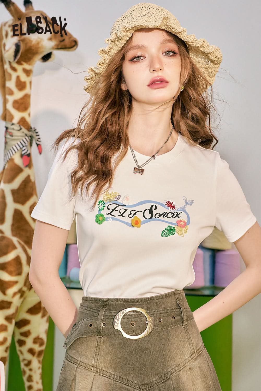 ELFSACK 3D Hooked Flower White Short sleeved T-shirt Women's Shoulder Slim Fit Top