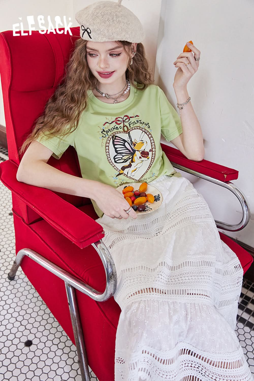 ELFSACK Cat print straight shoulder casual versatile slim short sleeve T-shirt