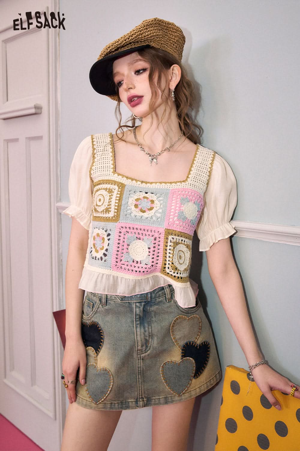ELFSACK picnic travel vacation holiday soft comfortable fitted casual square collar Chiffon panels, square neck, crochet knit, puff sleeve cropped top plaid design