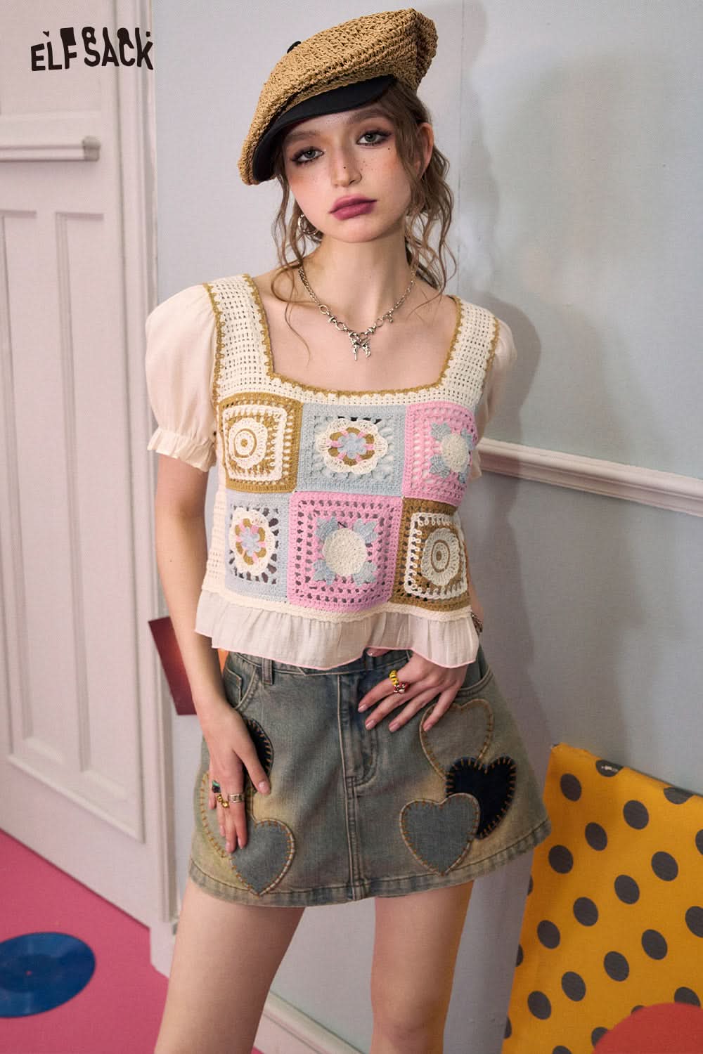 ELFSACK picnic travel vacation holiday soft comfortable fitted casual square collar Chiffon panels, square neck, crochet knit, puff sleeve cropped top plaid design