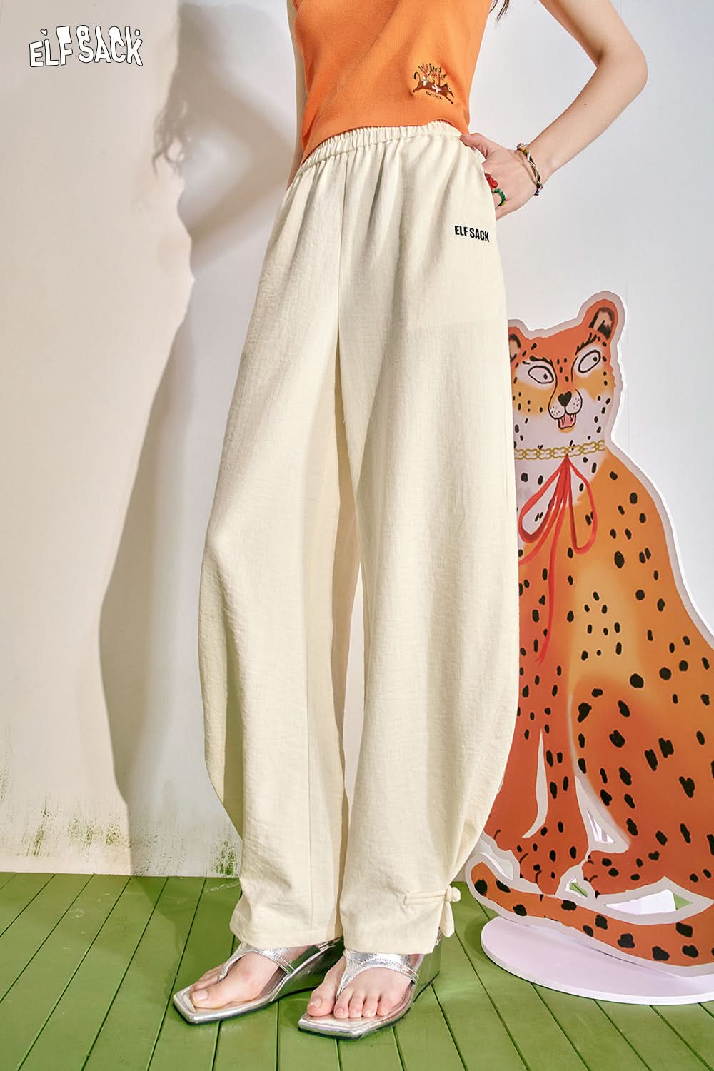 ELFSACK Chinese Button Tie Feet White Casual Pants