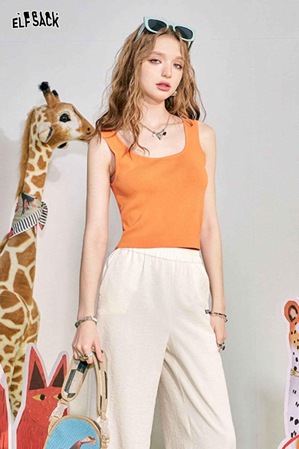 ELFSACK Dopamine Tank Top Embroidered Hanging Strap Women's Slim Fit, Versatile Sweet and Spicy Top