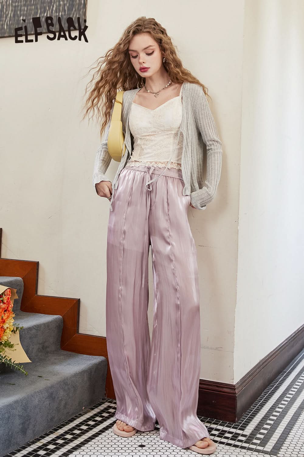 ELFSACK White lace butterfly pattern sexy temperament with chest pad vest camisole