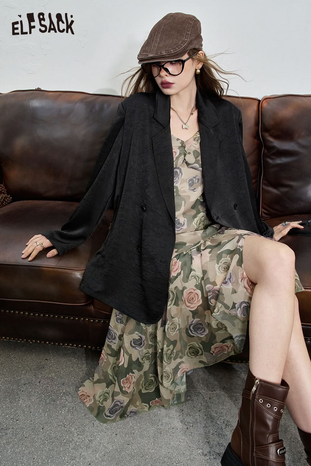 ELFSACK Rose print camisole dress with a waist cinching temperament