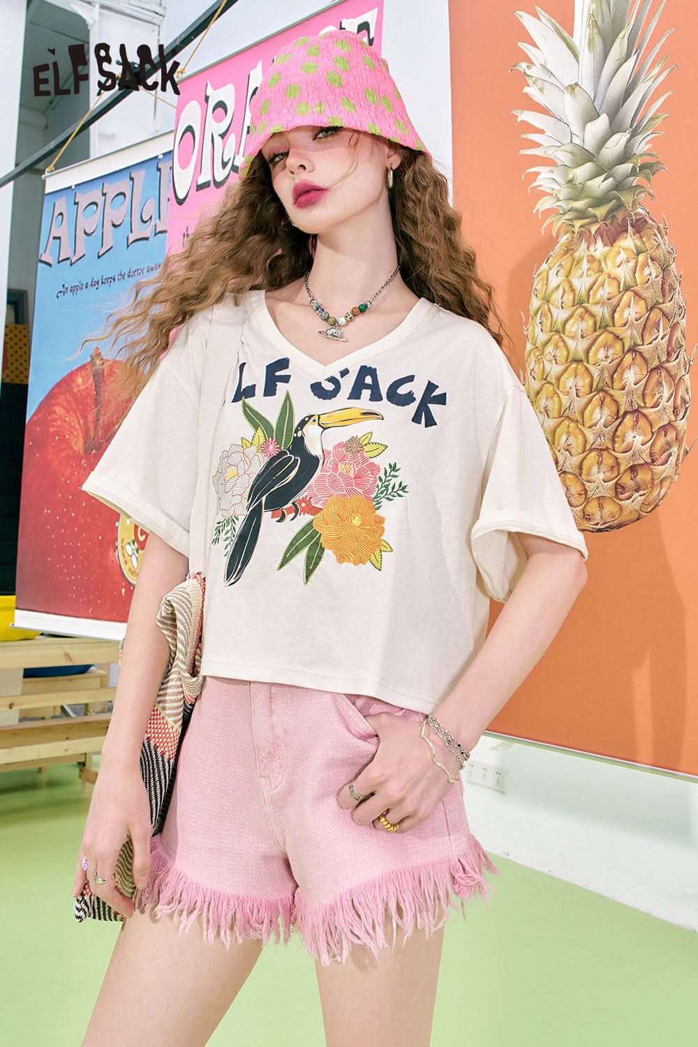 ELFSACK V-neck shiny letter print casual petite short-sleeved T-shirt