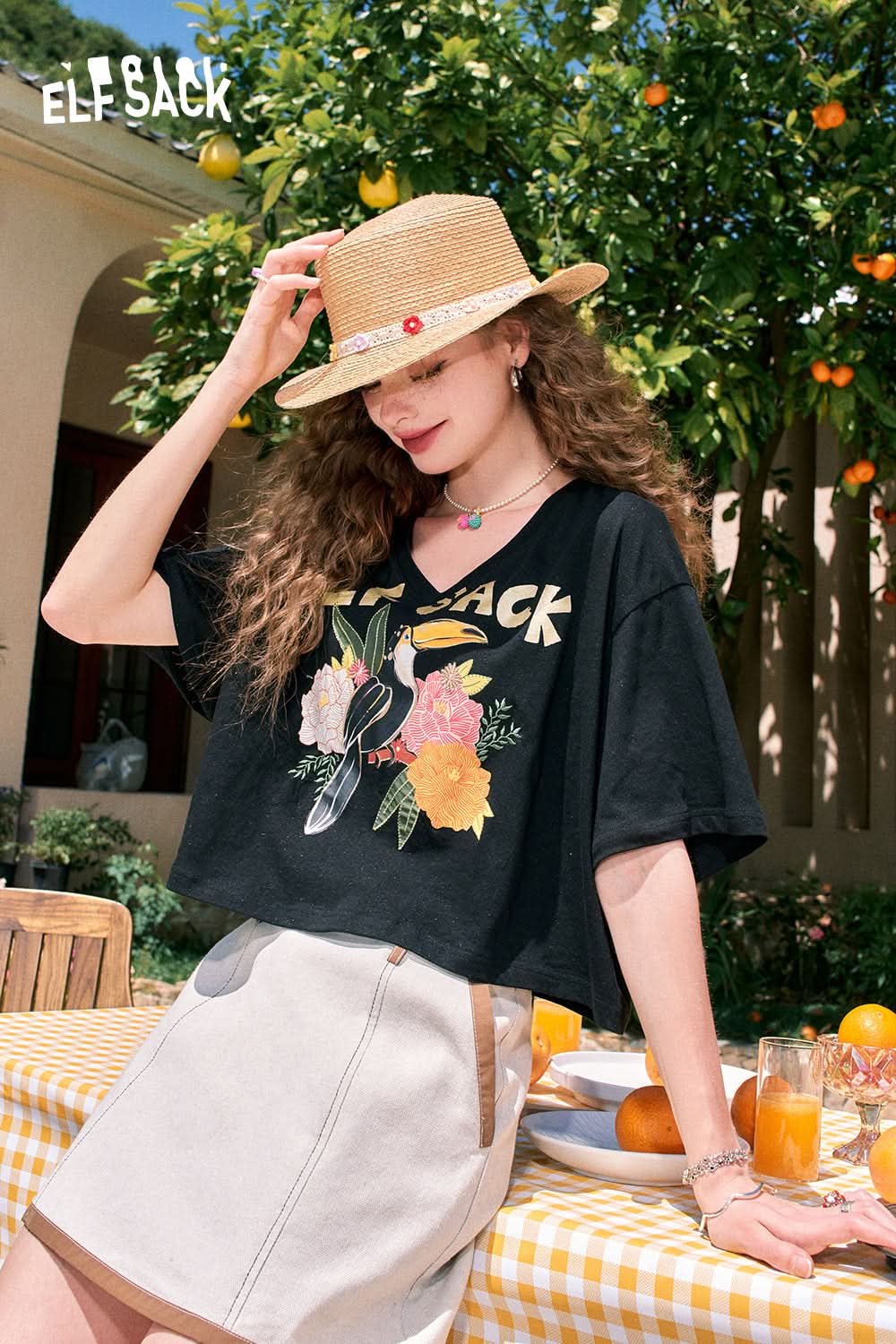 ELFSACK V-neck shiny letter print casual petite short-sleeved T-shirt