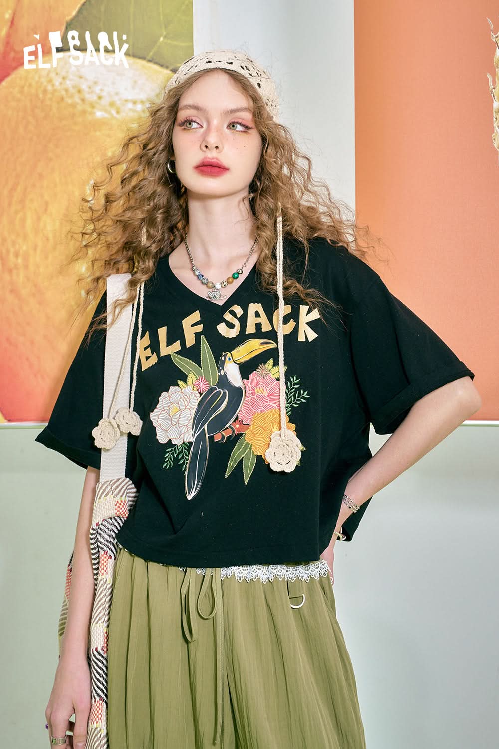 ELFSACK V-neck shiny letter print casual petite short-sleeved T-shirt