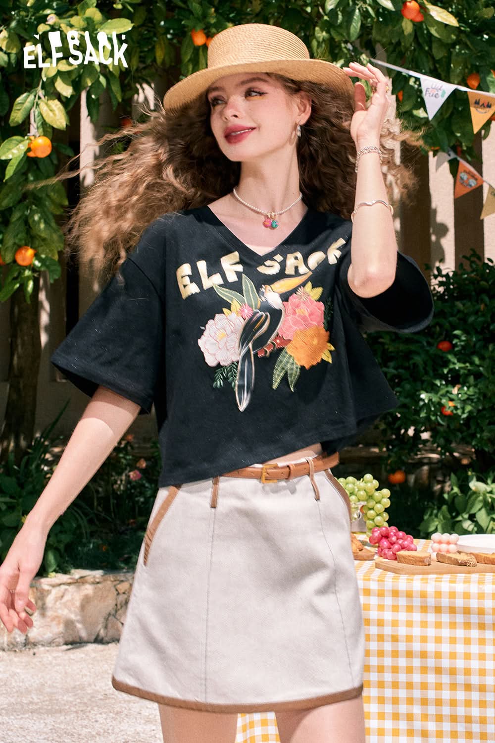 ELFSACK V-neck shiny letter print casual petite short-sleeved T-shirt