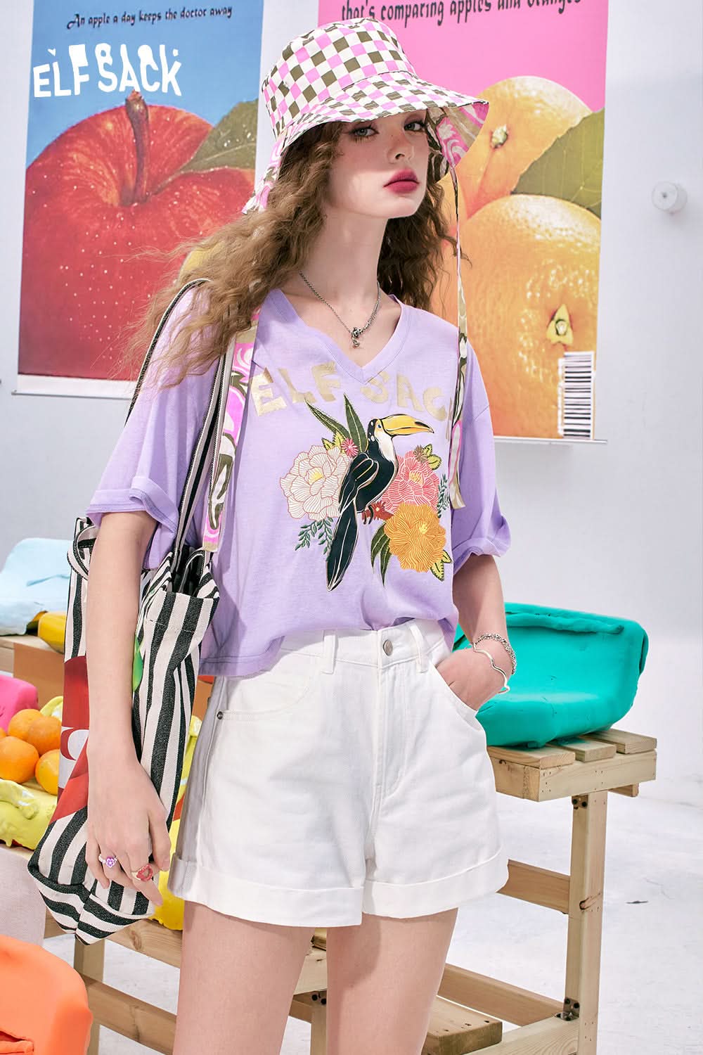 ELFSACK V-neck shiny letter print casual petite short-sleeved T-shirt