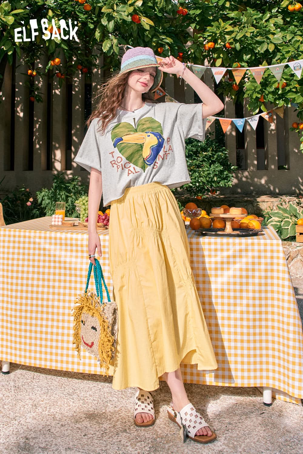 ELFSACK White loose printed petite straight shoulder short-sleeved T-shirt