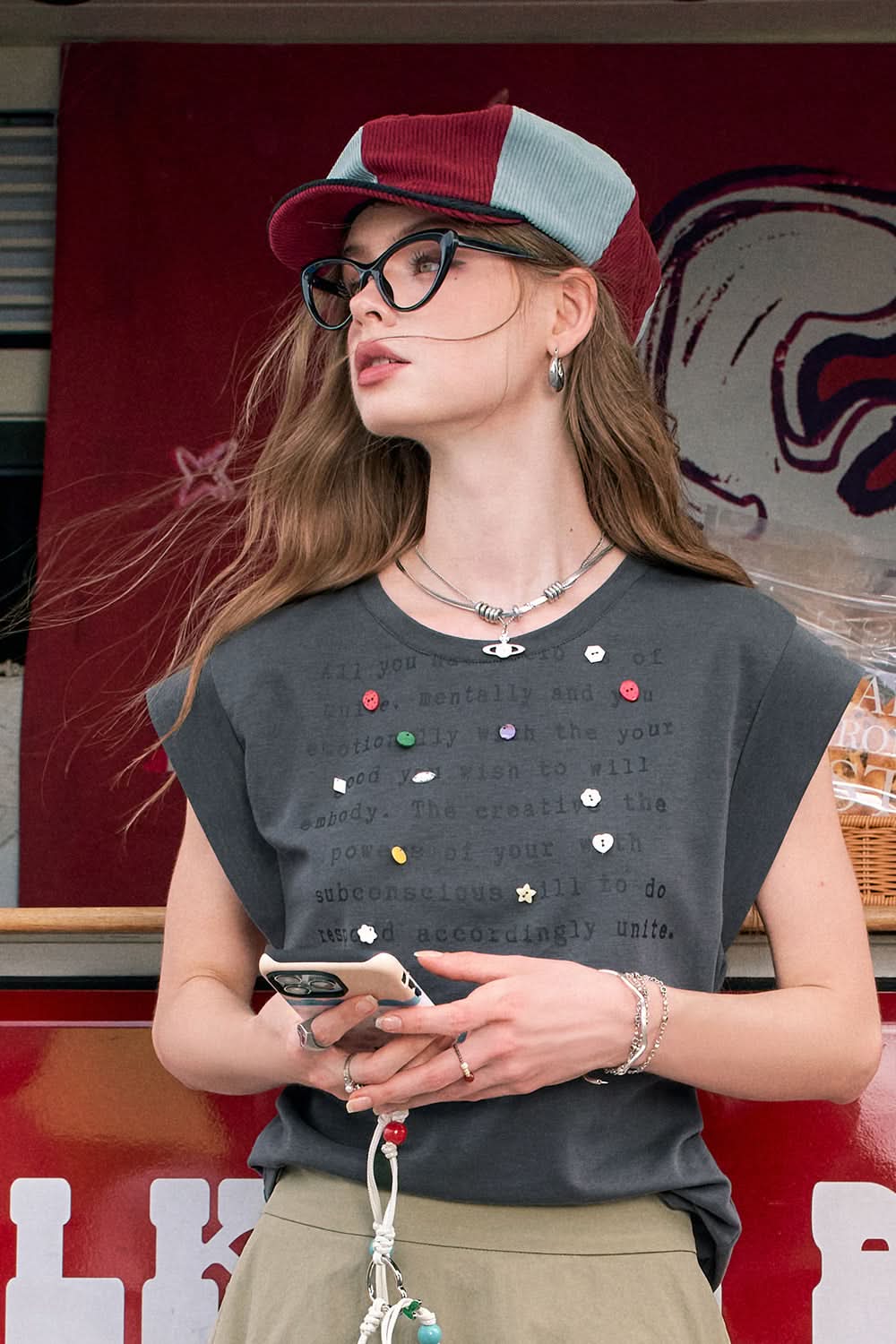 ELFSACK Retro grey letter print round neck button design slim loose short sleeve T-shirt