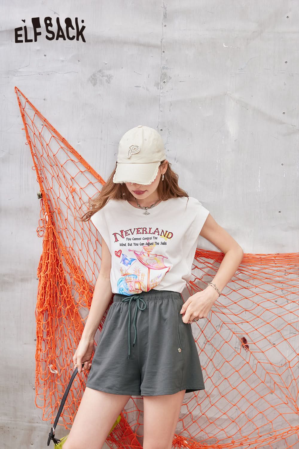 ELFSACK Printed sleeveless t-shirt's casual versatile and unique top