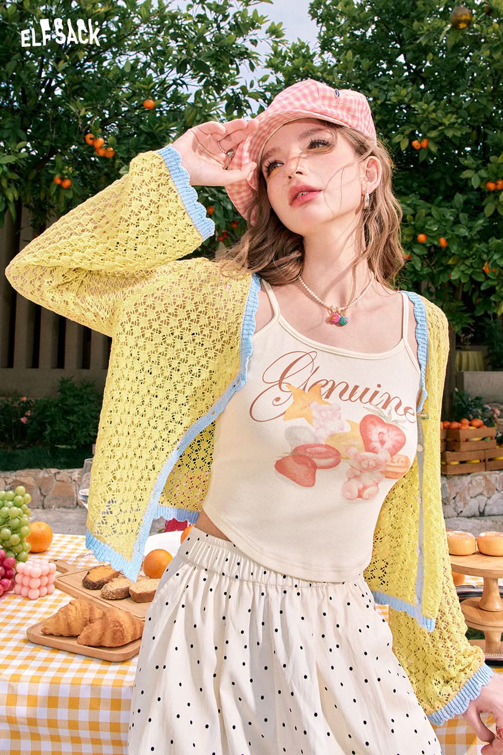 ELFSACK Contrast color hollow knit dopamine style wear air conditioning shirt short cardigan