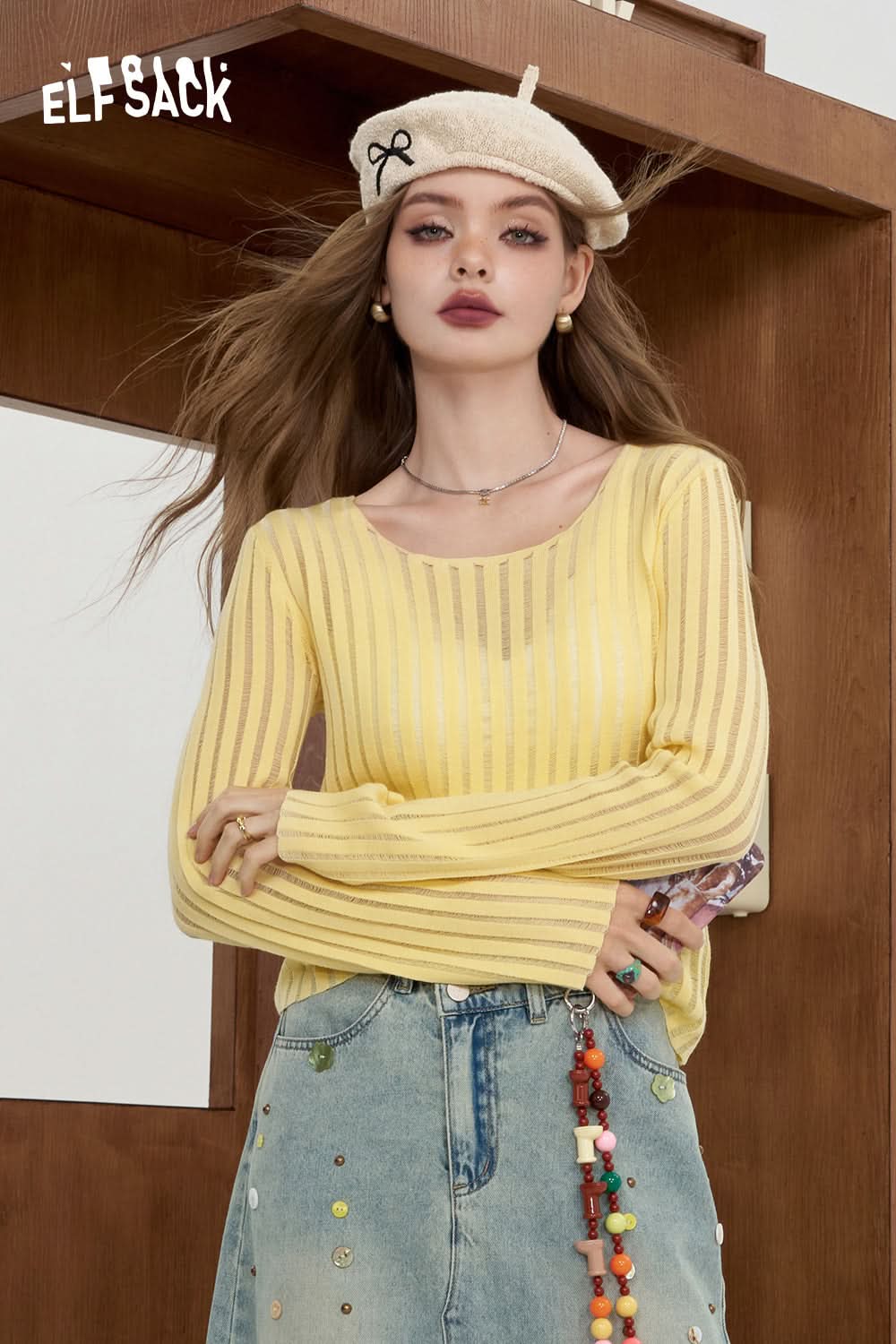 ELFSACK Casual vertical striped knitted sweater, lightweight and loose cover shirt, slimming top