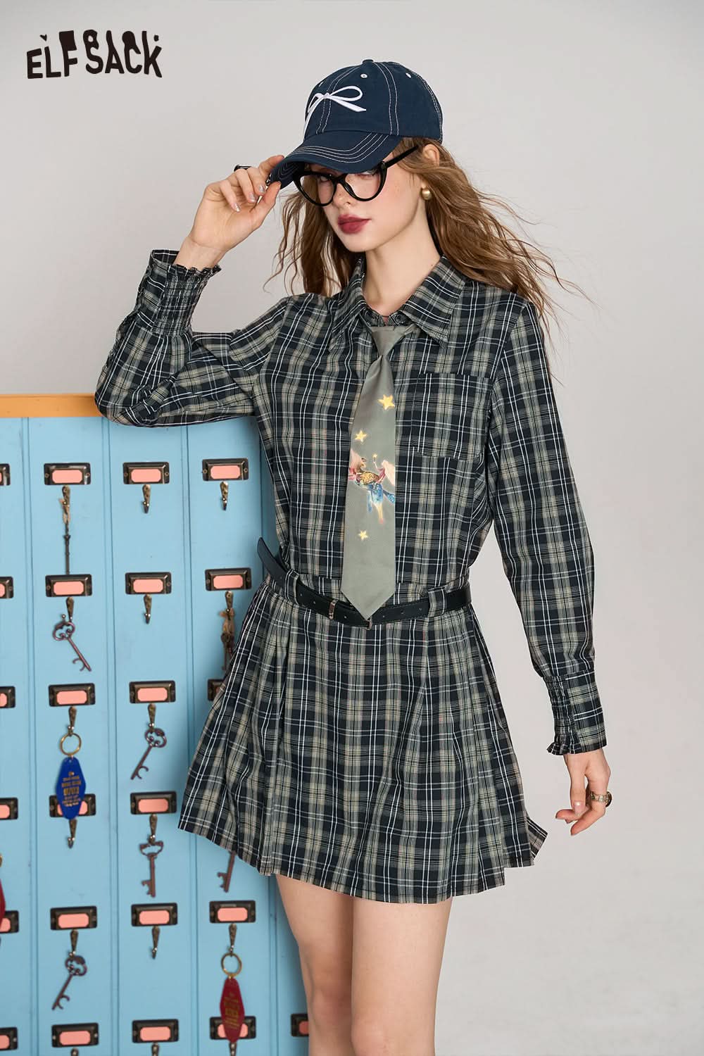 ELFSACK Black cotton college style waist slimming plaid shirt dress