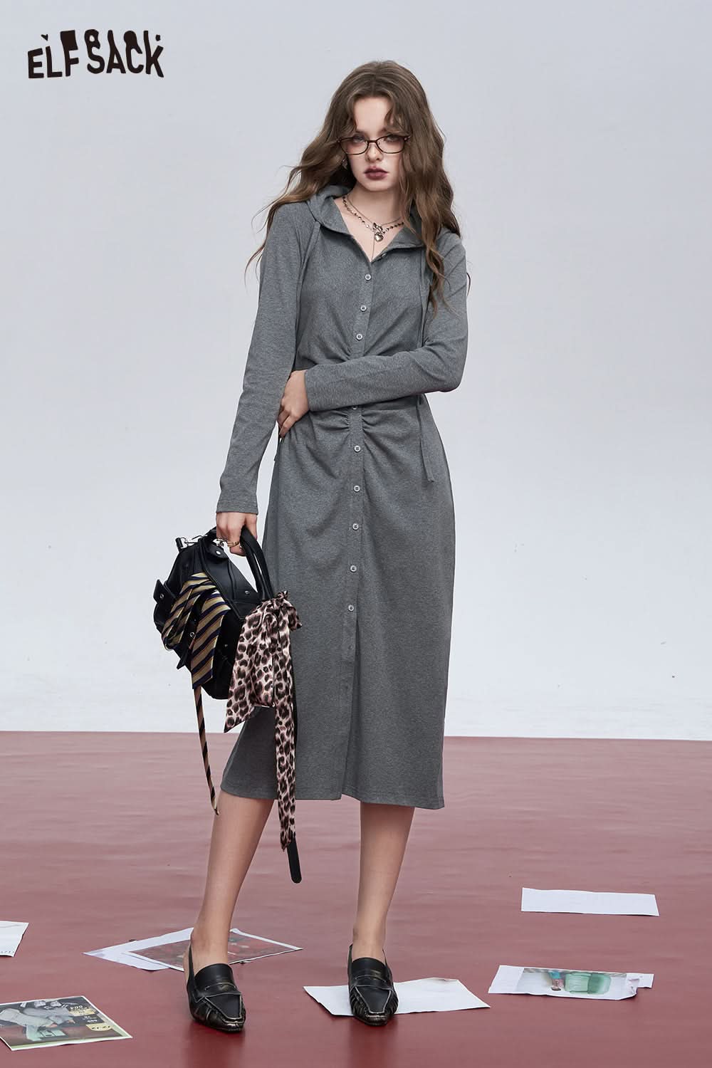 ELFSACK Grey slim waist button temperament hooded knitted long-sleeved dress
