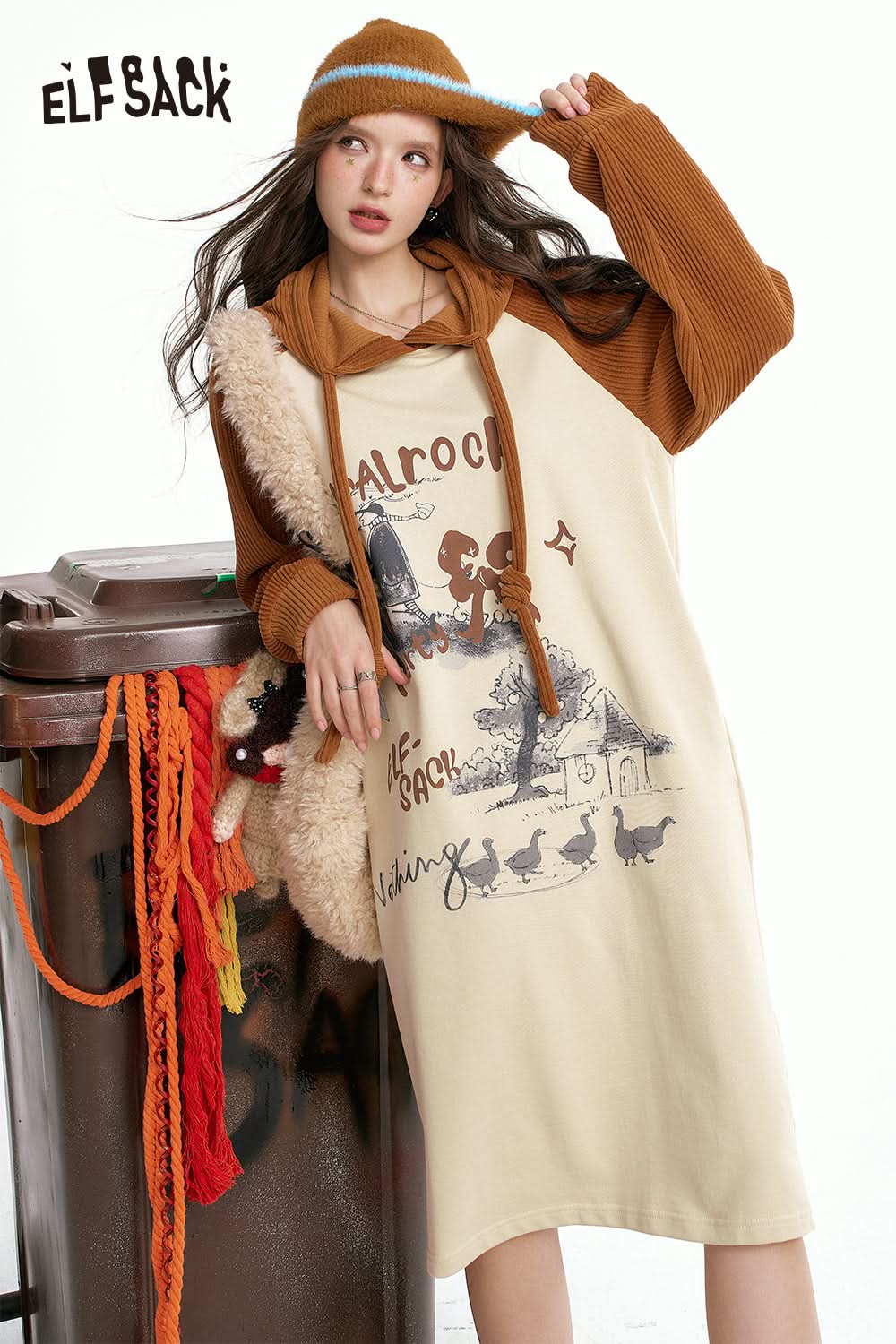 ELFSACK Contrast color stitching print raglan sleeves hooded sweater dress, casual slim dress