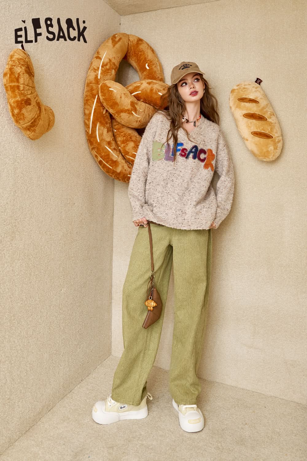 ELFSACK V-neck loose casual colorful letters sweater