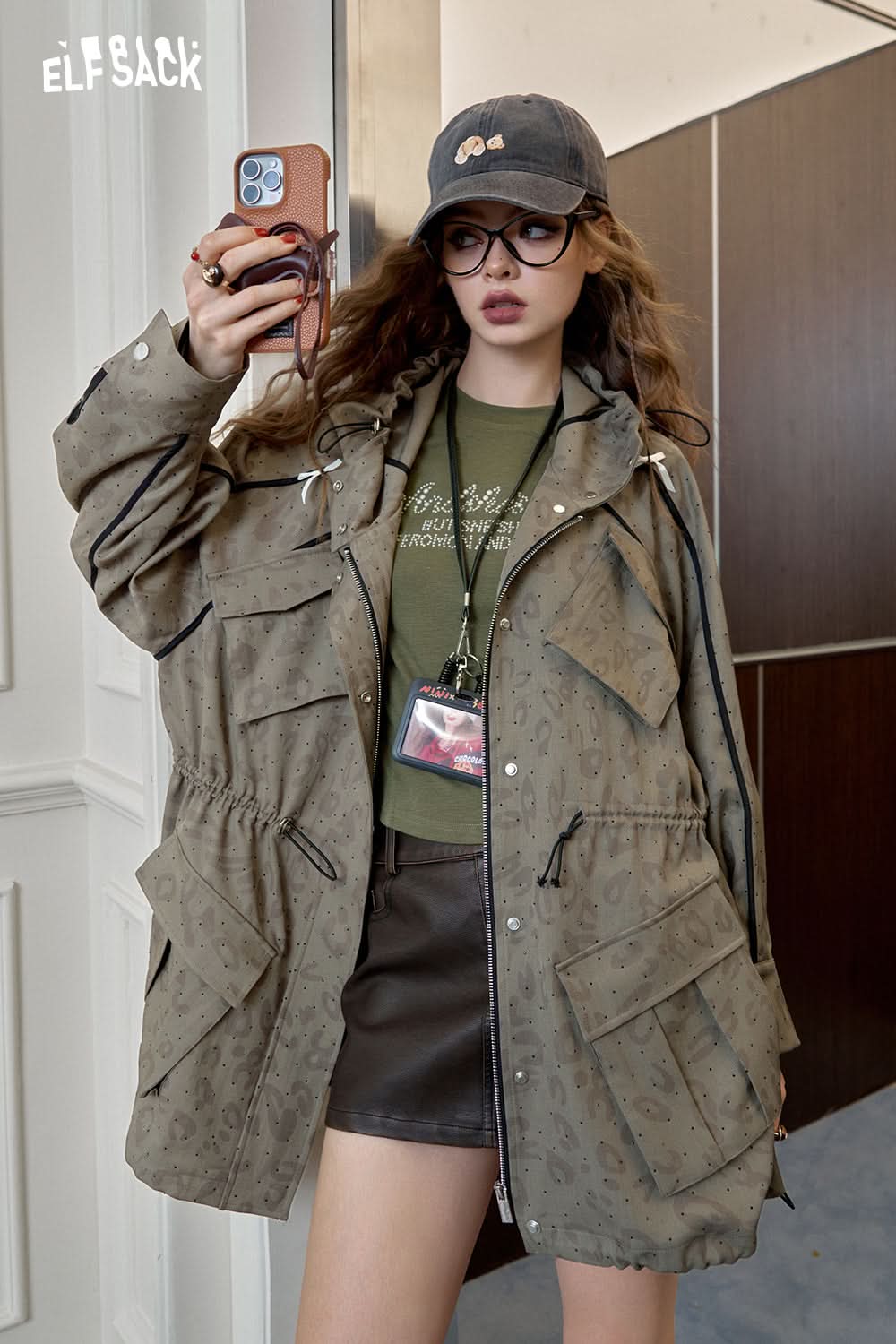 ELFSACK bead letter retro slim fit long sleeved t-shirt