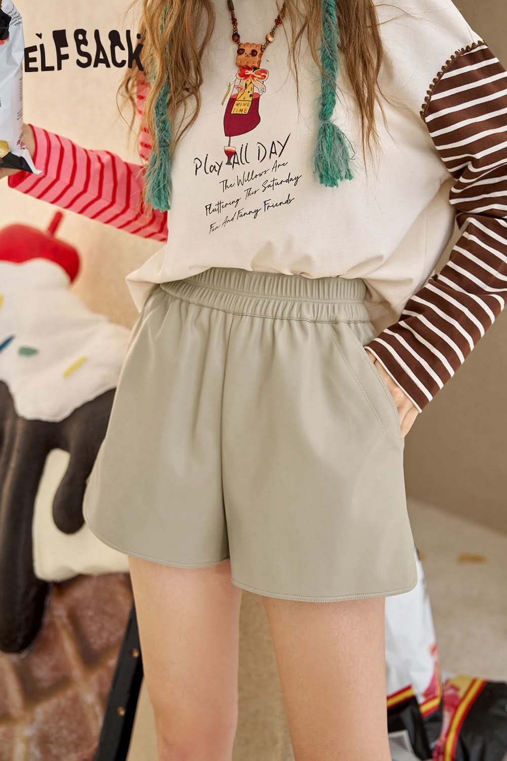 ELFSACK Retro pu leather shorts women, loose casual pants