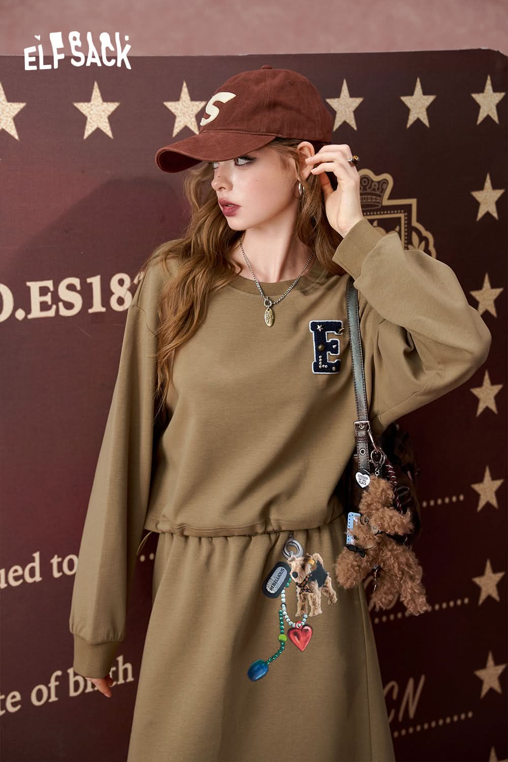 ELFSACK Retro Letter Printed Sweatshirt Skirt Two-piece Suit