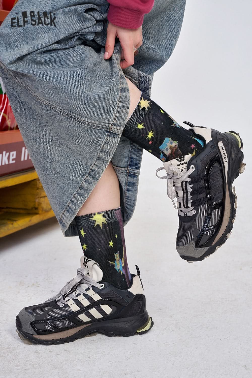 ELFSACK Y2K Original Graffiti Retro Printed Mid-calf Socks