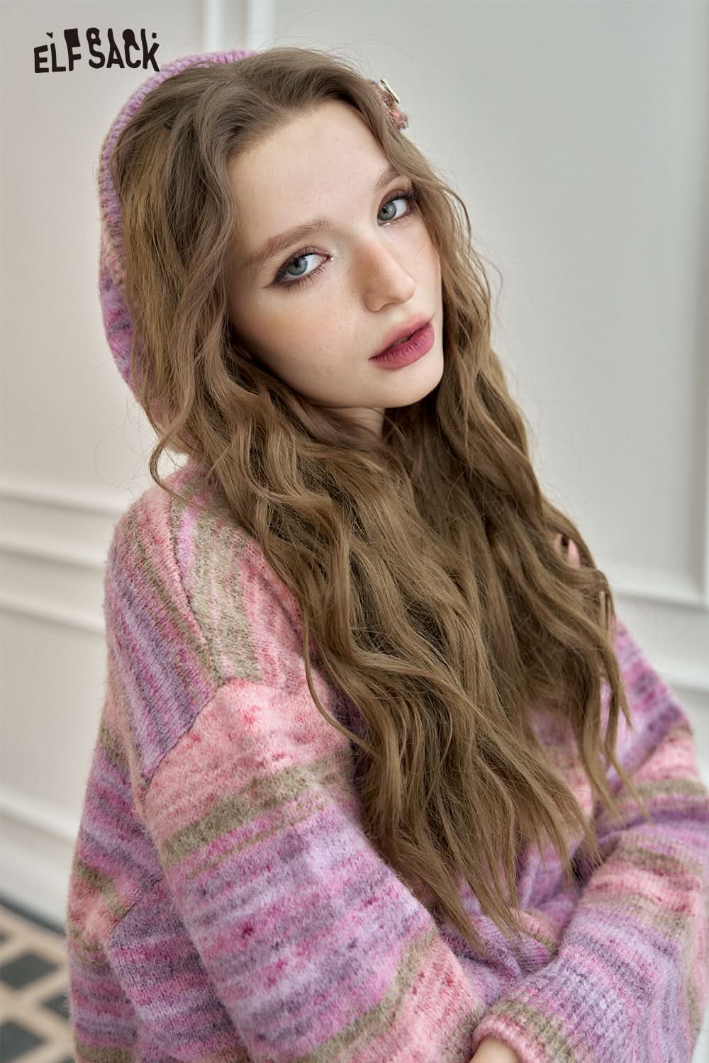 ELFSACK Gradient hooded knitted long-sleeved dress