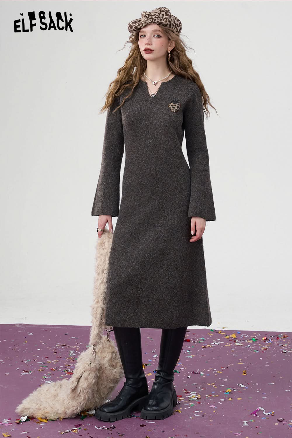 ELFSACK Strawberry applique elegant knitted long dress v-neck long sleeves slim fit inner layer dress