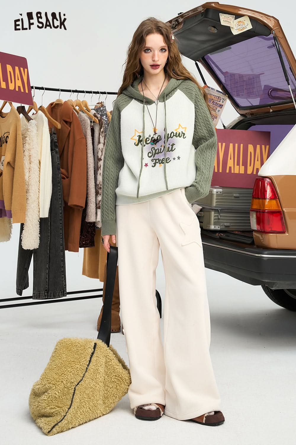 ELFSACK Contrast Fried Dough Twists Raglan Sleeve Letter Printing Hooded Sweater Women