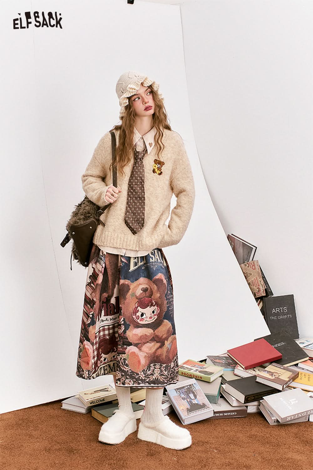ELFSACK Dark Red Loose Soft V-Neck Bear Patch Sweater Women