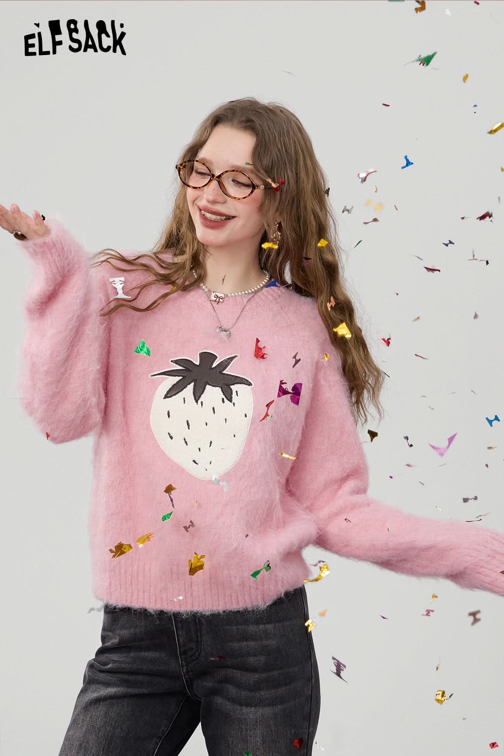 ELFSACK Loose Soft Warm Pink Strawberry Applique Fluffy Sweater