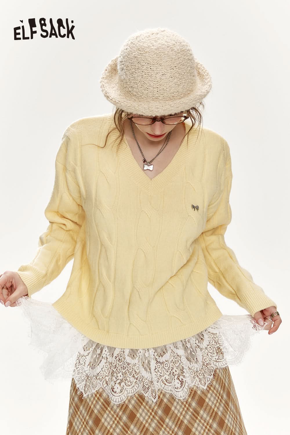 ELFSACK Preppy style soft sweater with v-neck lace stitching