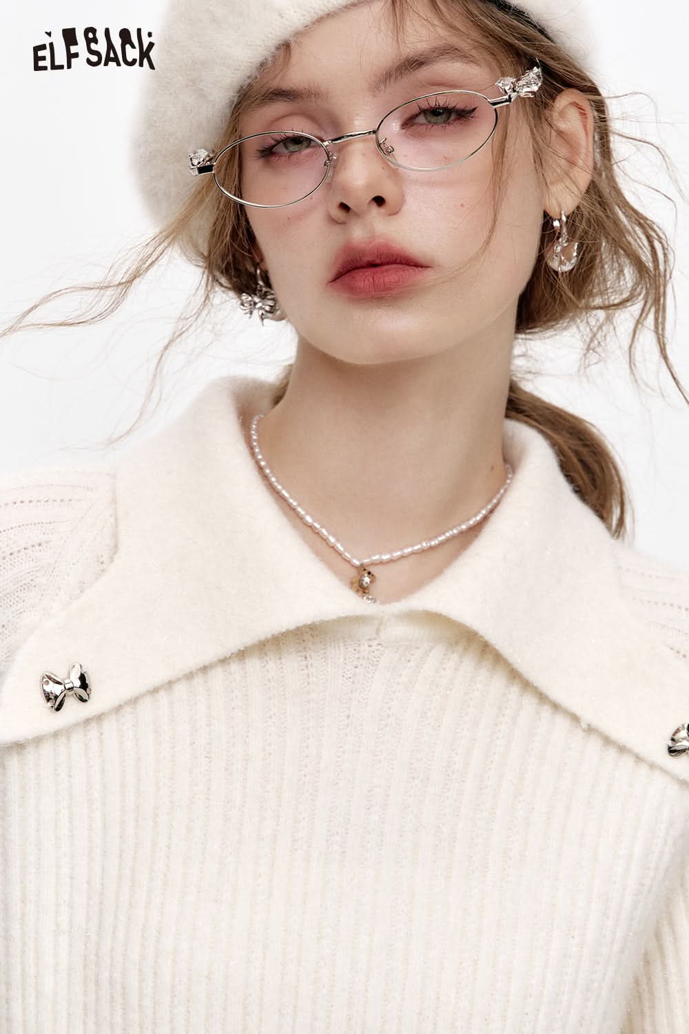 ELFSACK White Polo Neck Sweater Women Bow Metal Decoration