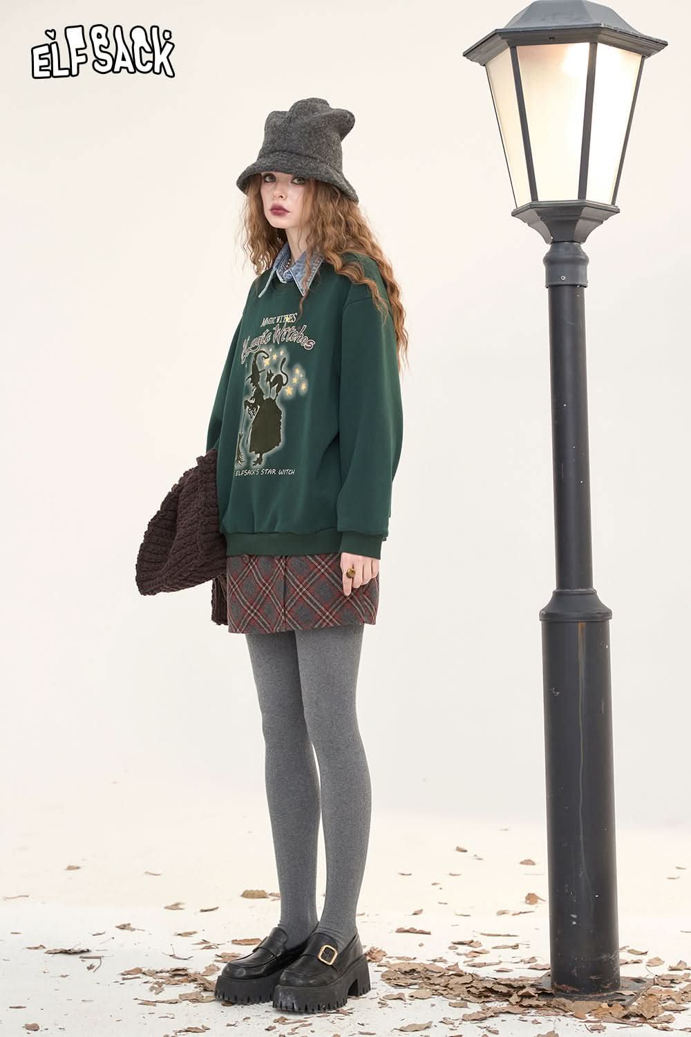 ELFSACK Original printed fake two-piece sweatshirt, retro college style fleece top