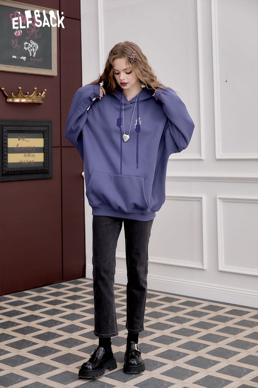 ELFSACK Loose Preppy style witch embroidery hoodie retro cute fleece top