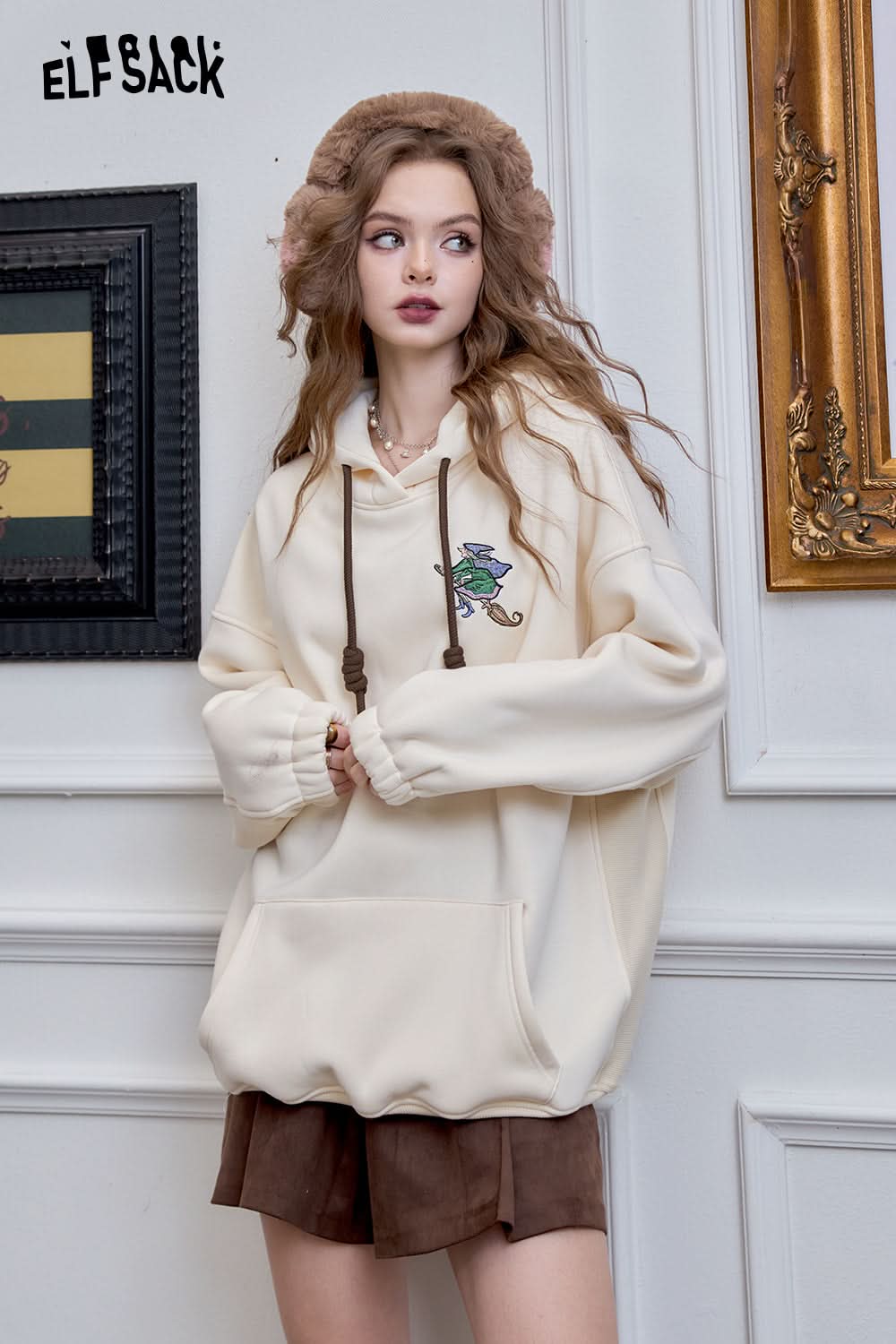 ELFSACK Loose Preppy style witch embroidery hoodie retro cute fleece top