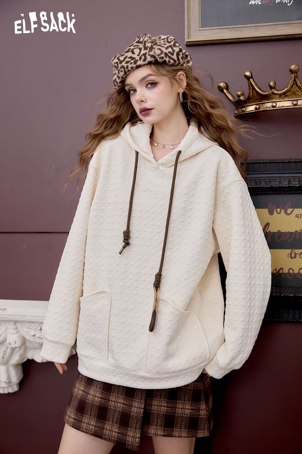 ELFSACK Preppy style loose hoodie women cute fleece top