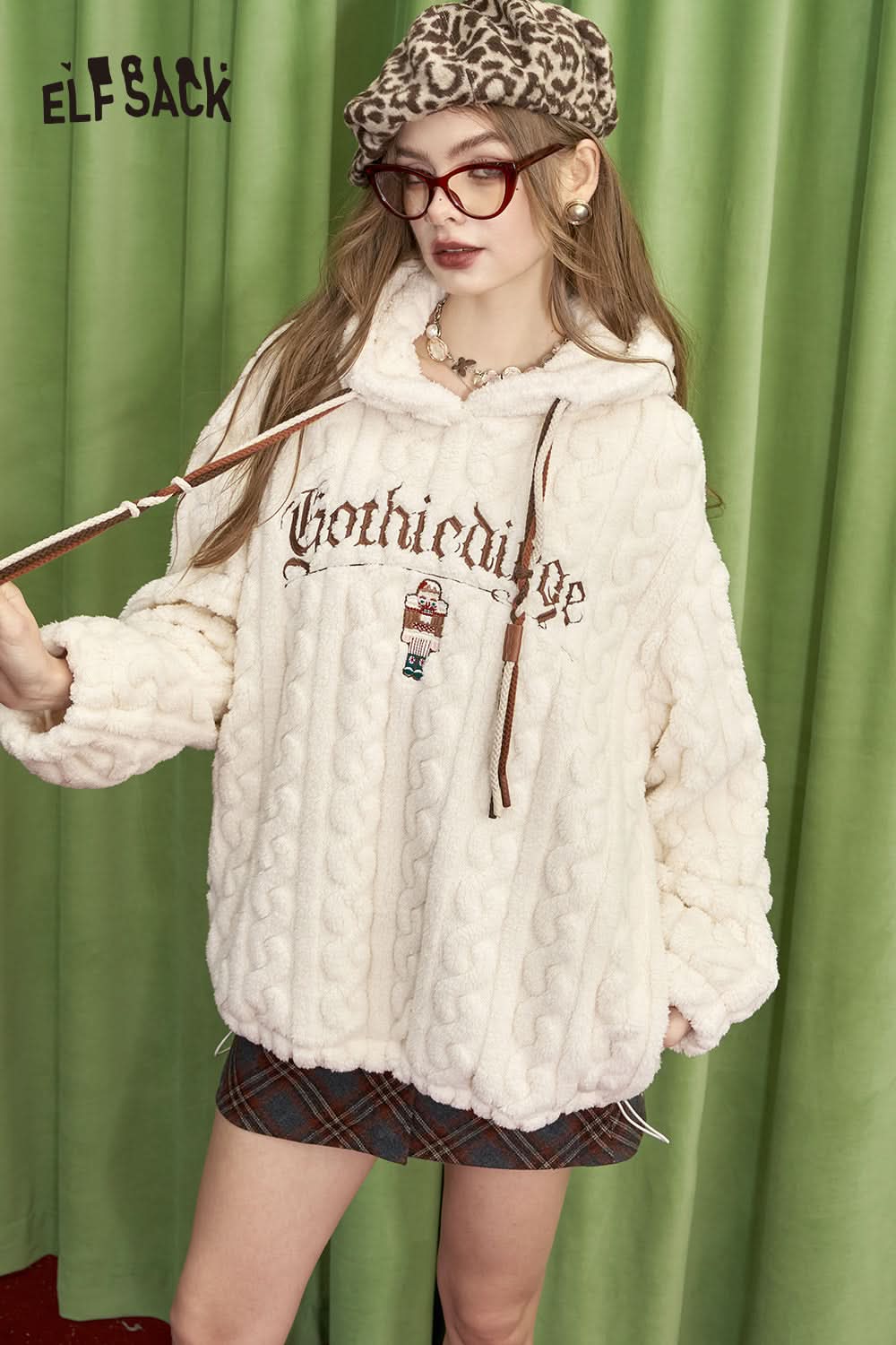 ELFSACK Off-white embroidery faux plush hoodie thick warm top