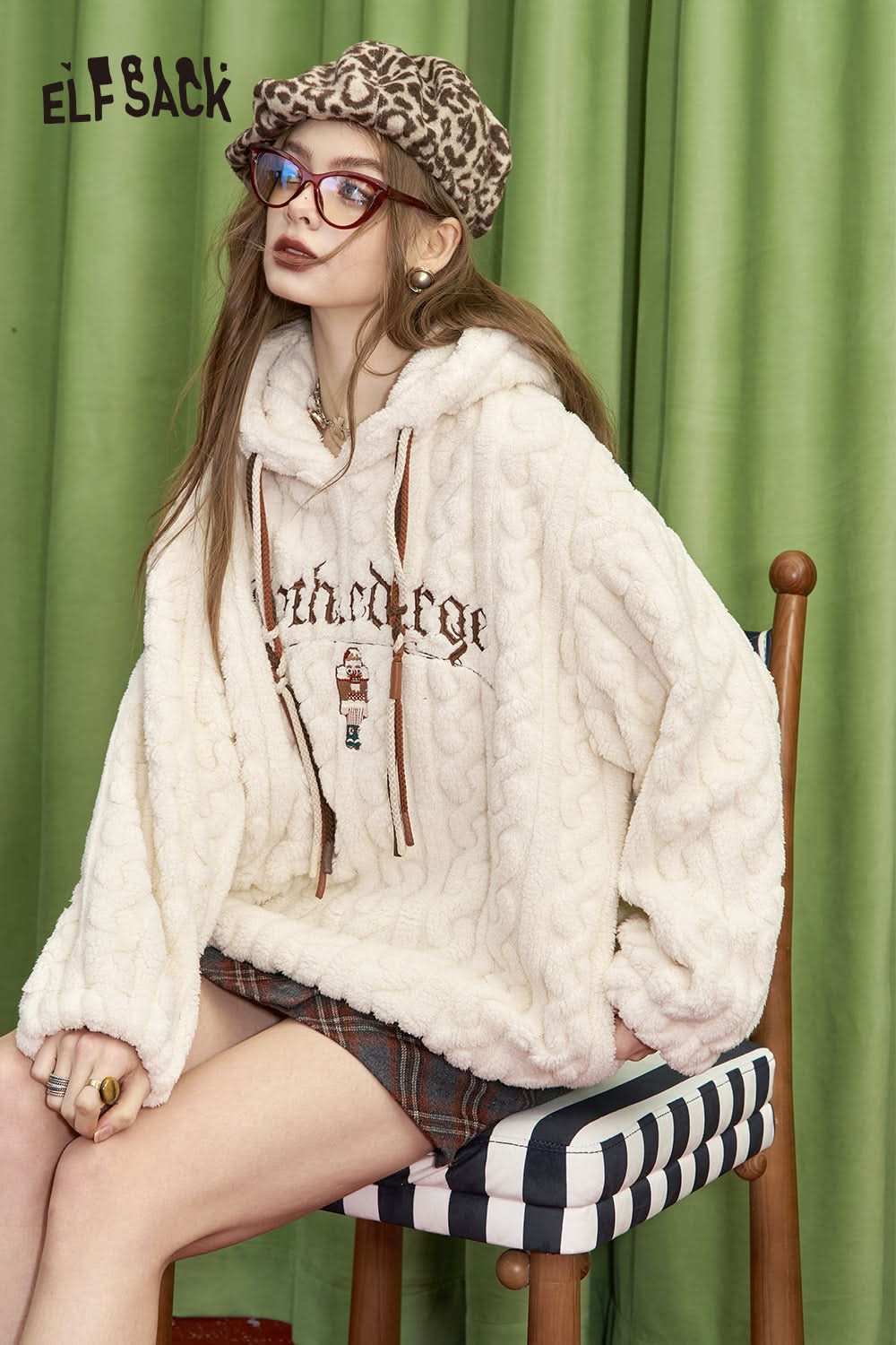 ELFSACK Off-white embroidery faux plush hoodie thick warm top