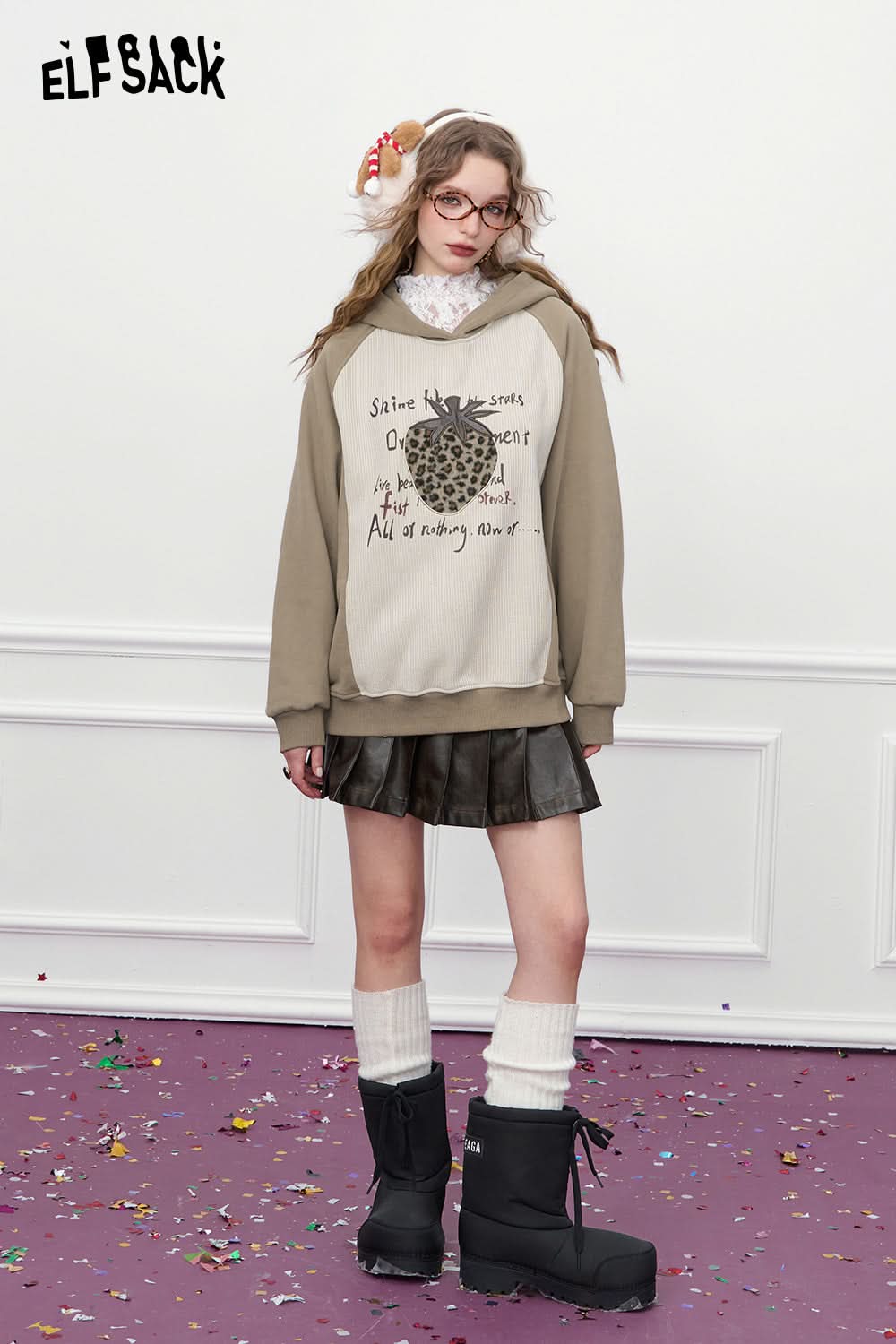 ELFSACK Retro Casual Contrast Color Stitching Strawberry Leopard Print Plush Hoodie Women