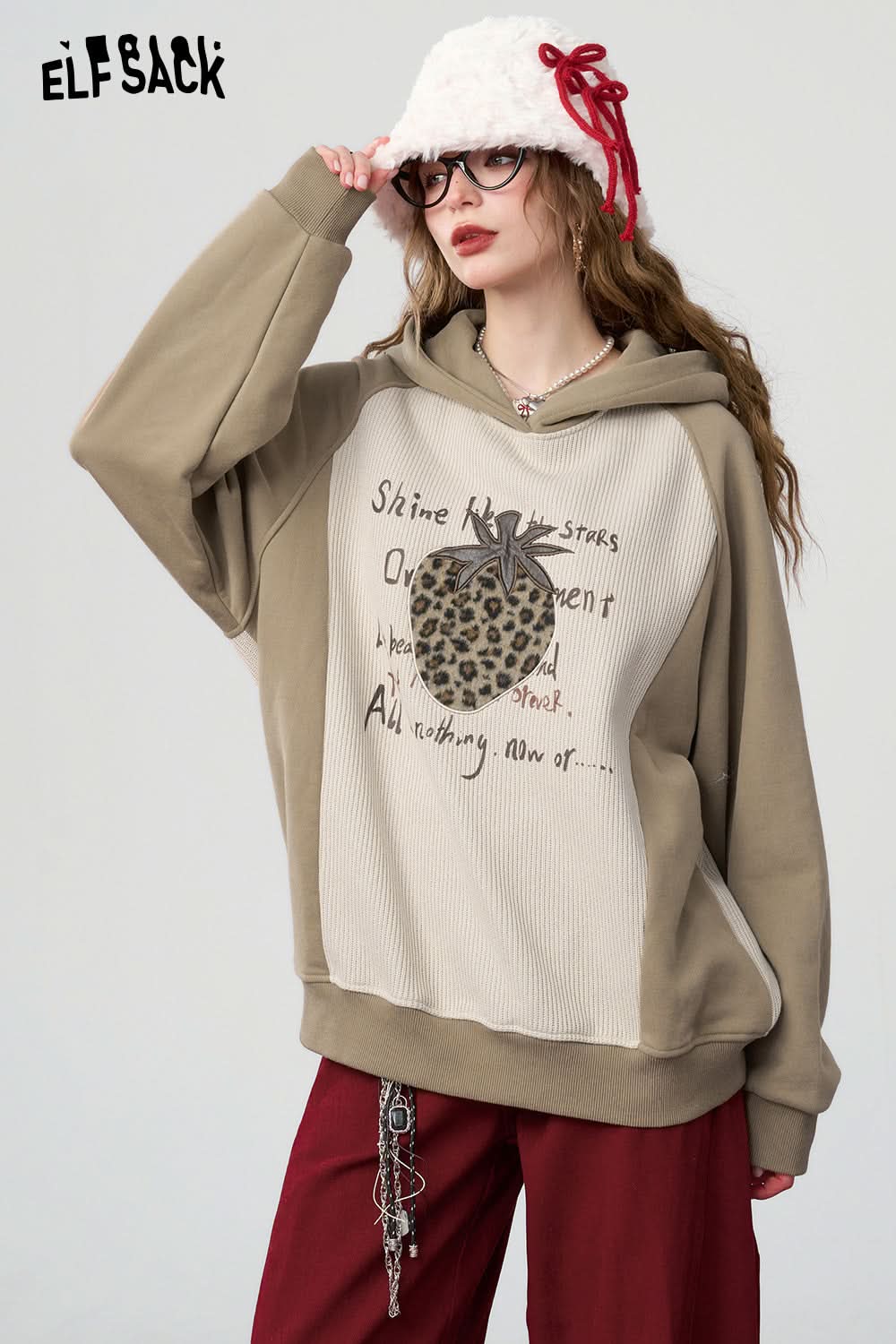 ELFSACK Retro Casual Contrast Color Stitching Strawberry Leopard Print Plush Hoodie Women