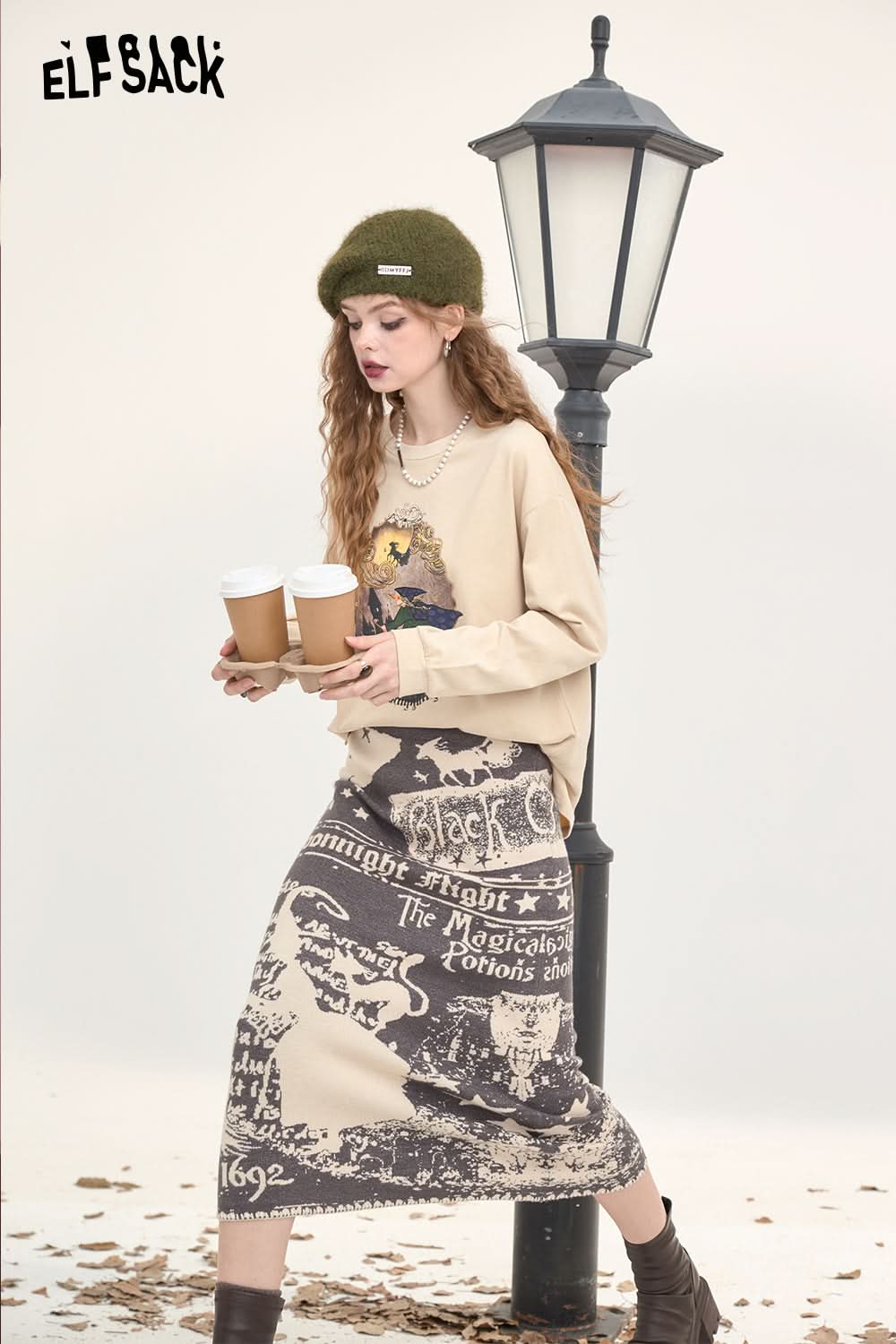 ELFSACK Long-sleeved T-shirt, original witch print, retro, casual, bottoming shirt