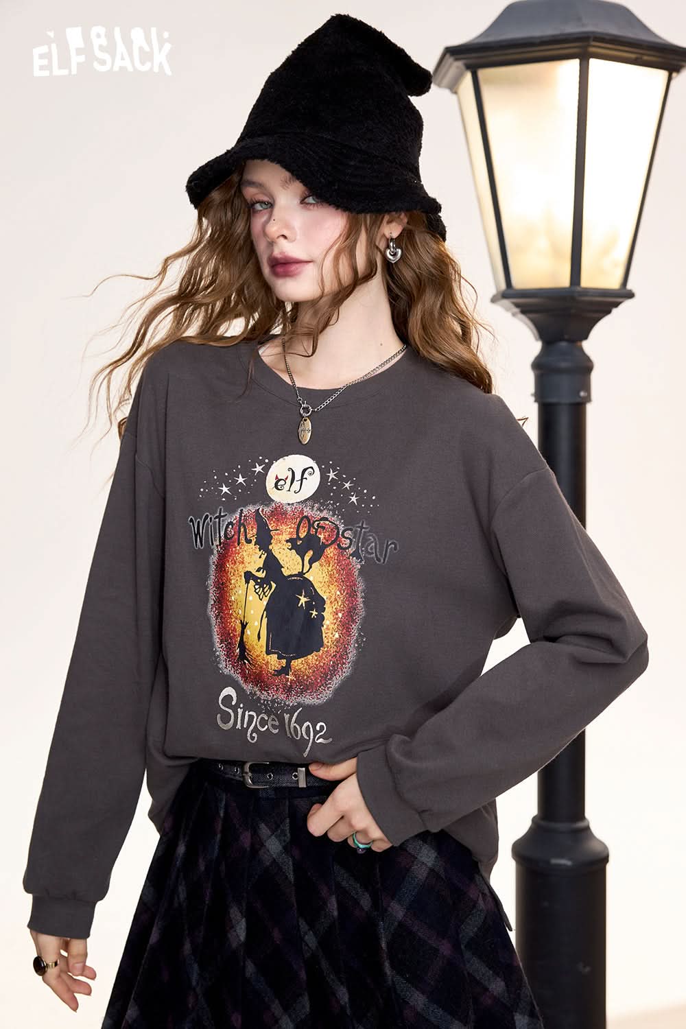 ELFSACK Long-sleeved T-shirt, original witch print, retro, casual, bottoming shirt
