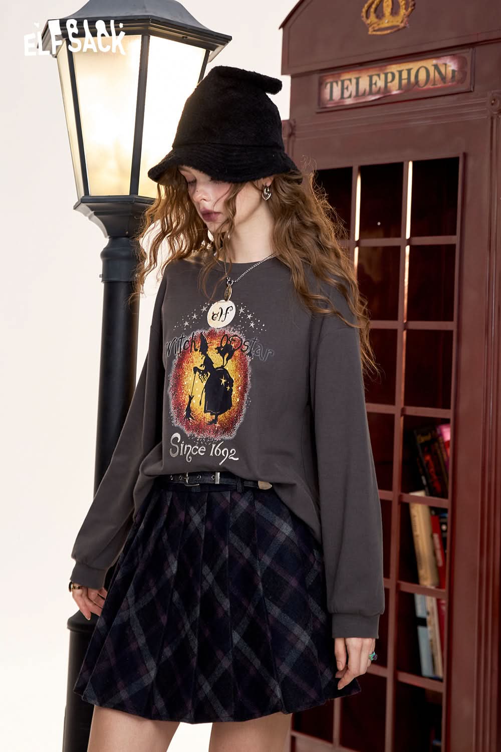 ELFSACK Long-sleeved T-shirt, original witch print, retro, casual, bottoming shirt